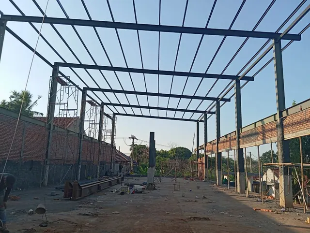 Dokumentasi pekerjaan fasad dan konstruksi PT AKA — foto 07