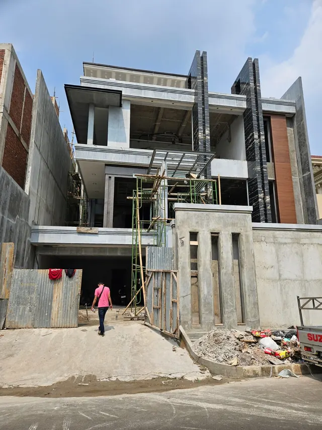 Dokumentasi pekerjaan fasad dan konstruksi PT AKA — foto 09