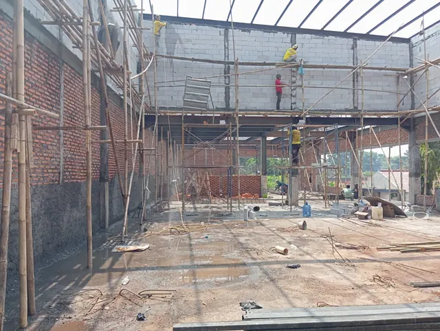 Dokumentasi pekerjaan fasad dan konstruksi PT AKA — foto 10