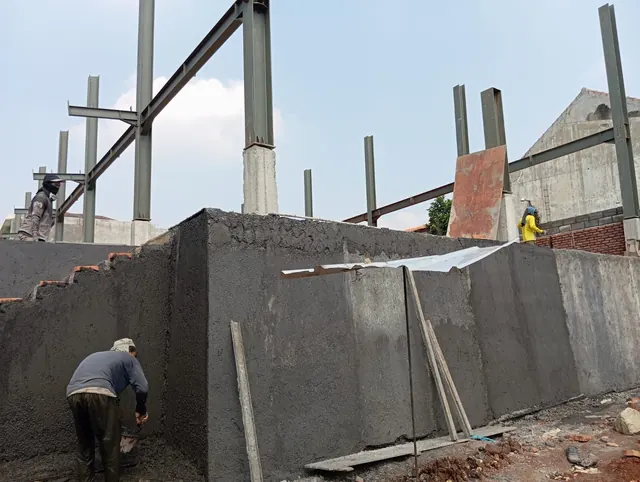 Dokumentasi pekerjaan fasad dan konstruksi PT AKA — foto 11