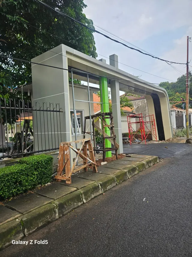 Dokumentasi pekerjaan fasad dan konstruksi PT AKA — foto 16