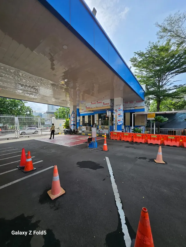 Dokumentasi pekerjaan fasad dan konstruksi PT AKA — foto 20