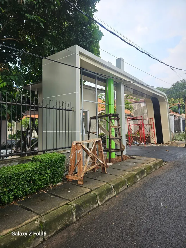 Dokumentasi pekerjaan fasad dan konstruksi PT AKA — foto 21