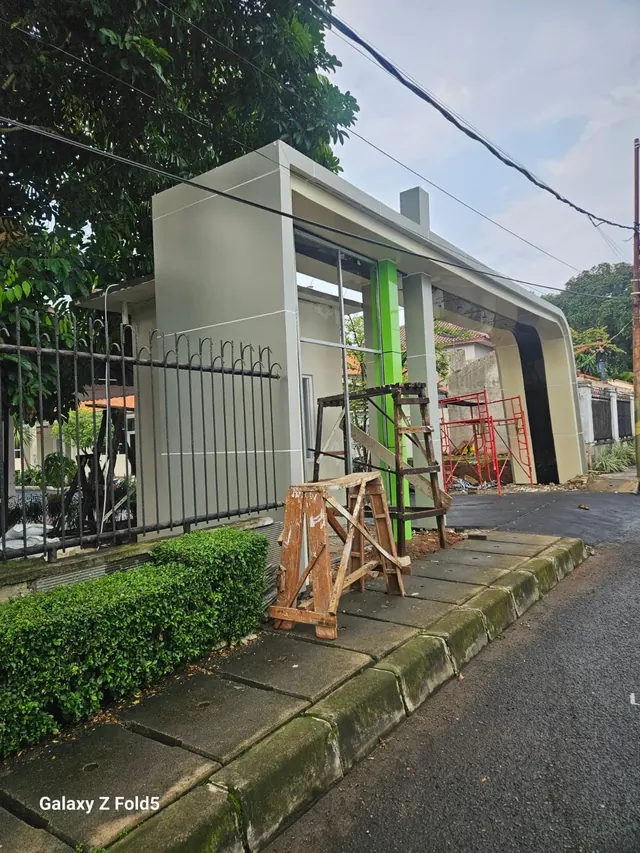 Dokumentasi pekerjaan fasad dan konstruksi PT AKA — foto 22