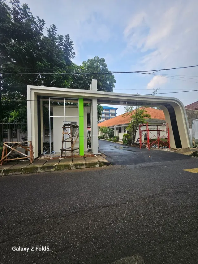 Dokumentasi pekerjaan fasad dan konstruksi PT AKA — foto 23