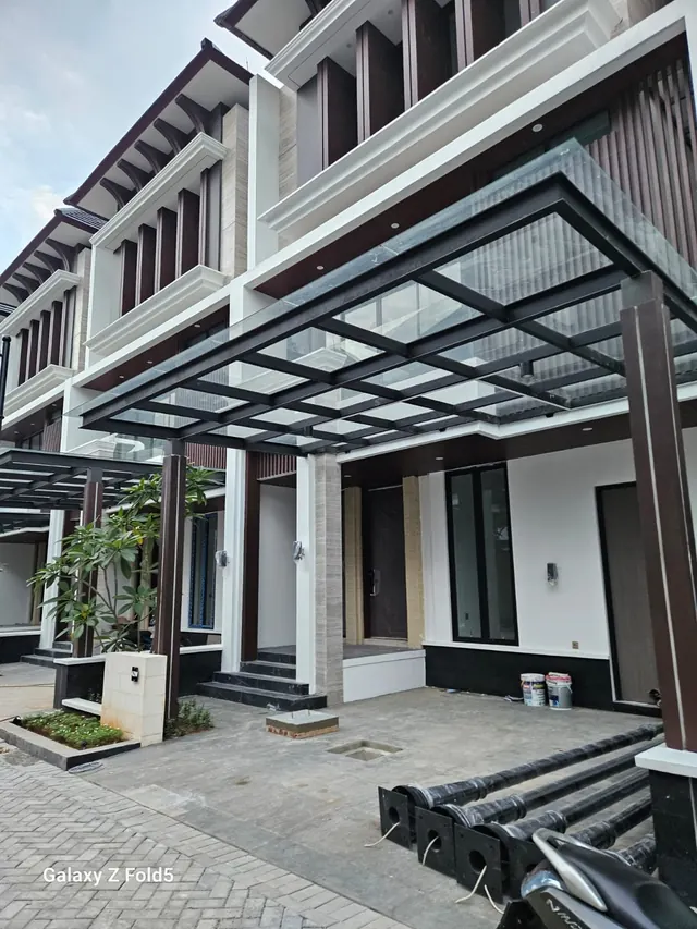 Dokumentasi pekerjaan fasad dan konstruksi PT AKA — foto 36