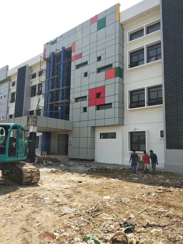 Dokumentasi pekerjaan fasad dan konstruksi PT AKA — foto 48