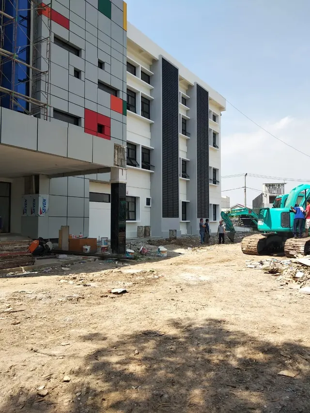 Dokumentasi pekerjaan fasad dan konstruksi PT AKA — foto 50