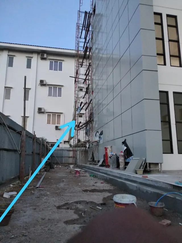 Dokumentasi pekerjaan fasad dan konstruksi PT AKA — foto 52
