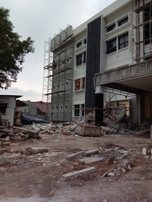 Dokumentasi pekerjaan fasad dan konstruksi PT AKA — foto 71
