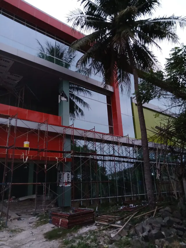 Dokumentasi pekerjaan fasad dan konstruksi PT AKA — foto 77