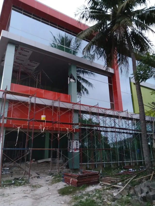 Dokumentasi pekerjaan fasad dan konstruksi PT AKA — foto 78